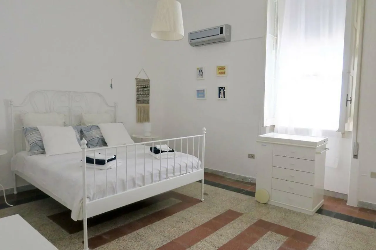 Villa Resi Santo Spirito  0*, Bari